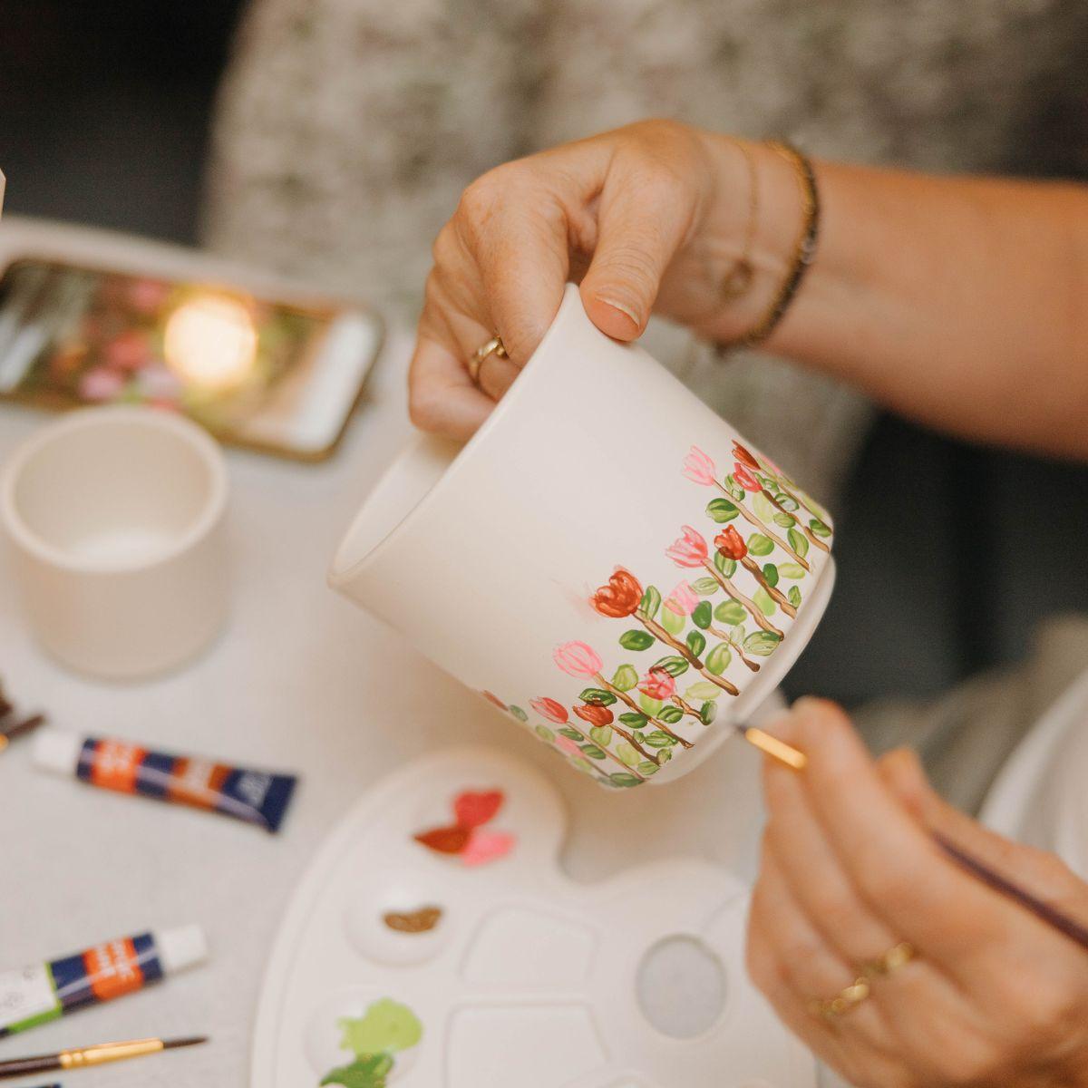 Kolibri Creatives | Verfpakket voor het schilderen van 8 bloempotten + orchideeën en succulenten | voor minimaal 4 personen | Creatieve visionair